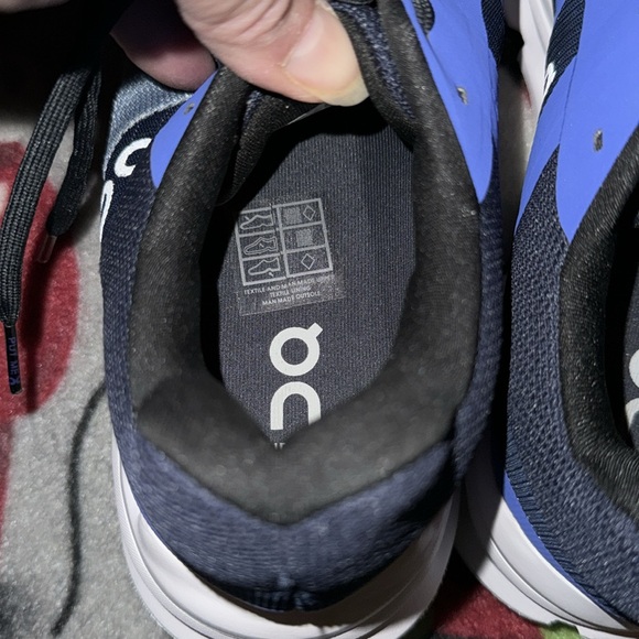 Ladies cloud runner blue sneakers size 8 perfect shape dress engineering. - Picture 6 of 11